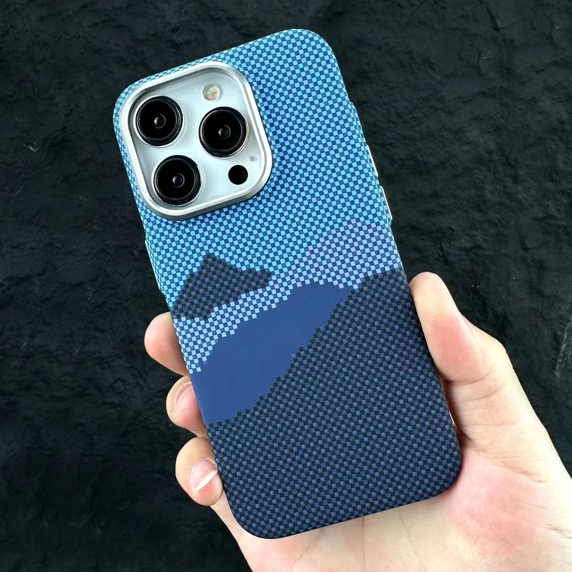 Alpine Luminate Kevlar Textured Case - iPhone - Image 6