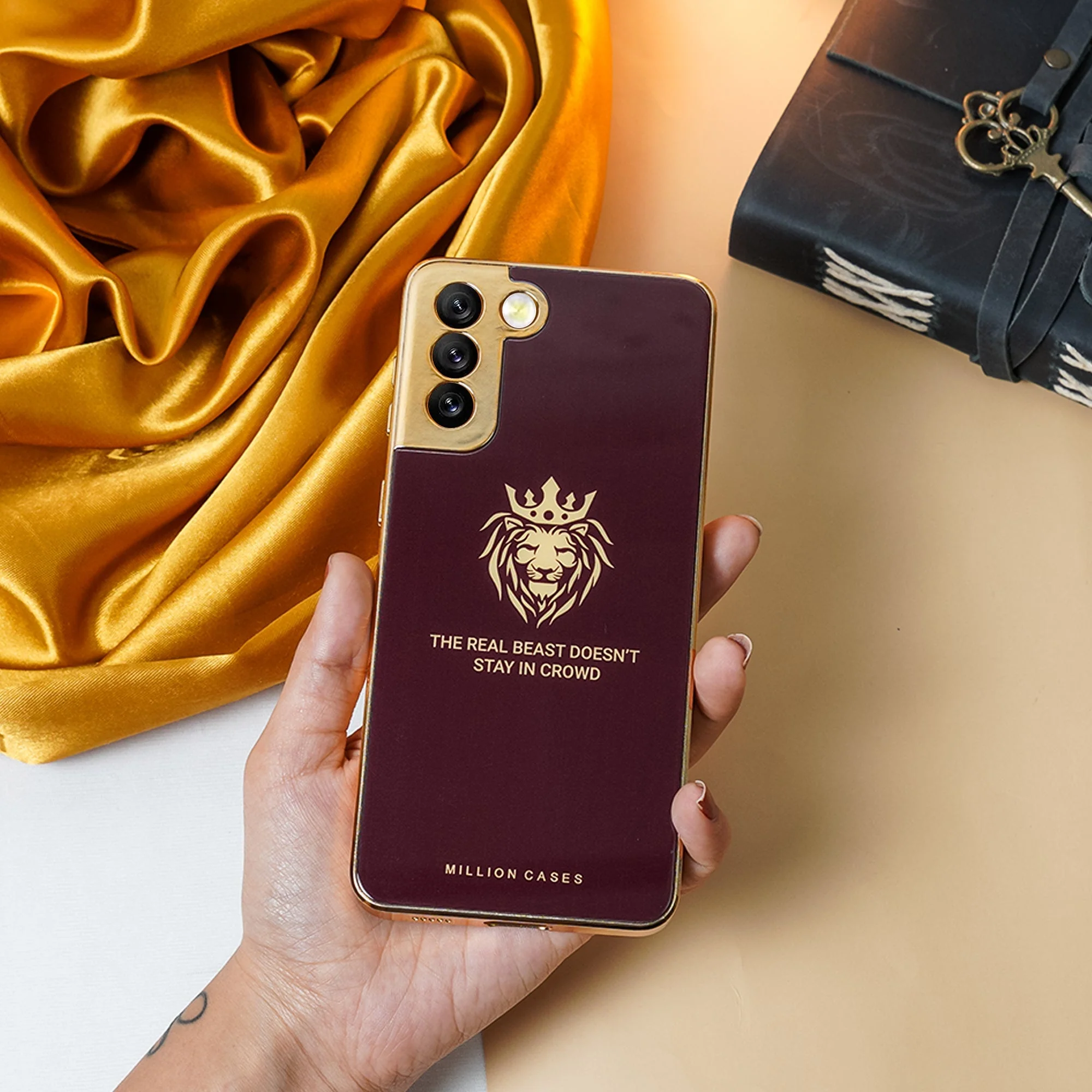 Lion Pattern Electroplating Glass Case - Samsung - Image 3