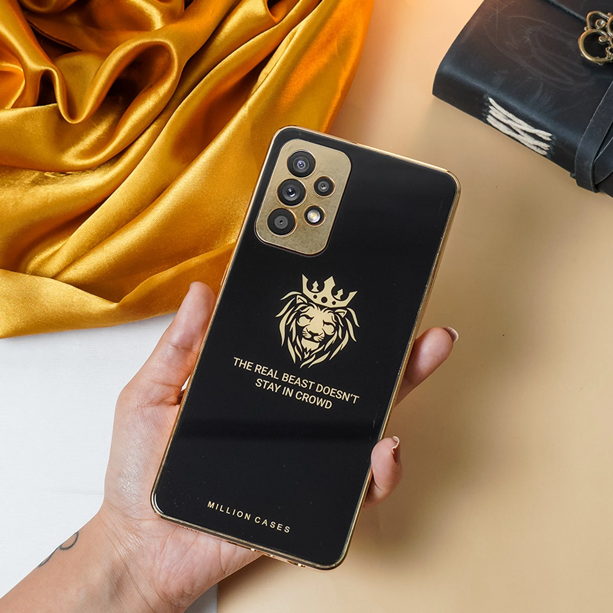 Lion Pattern Electroplating Glass Case - Samsung - Image 6