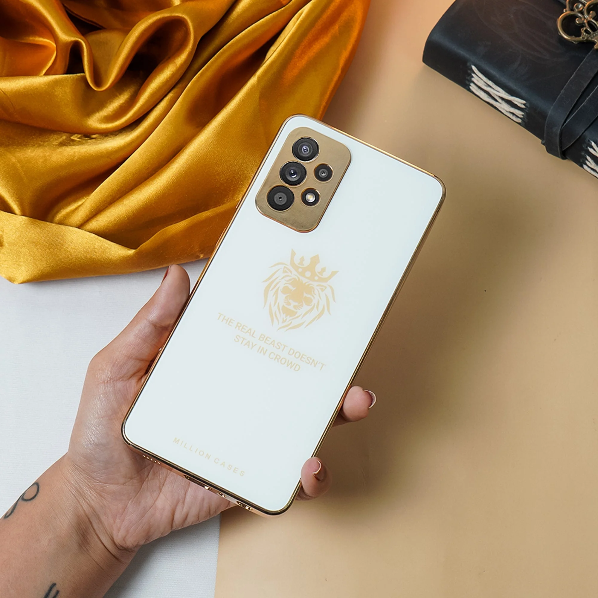 Lion Pattern Electroplating Glass Case - Samsung - Image 7