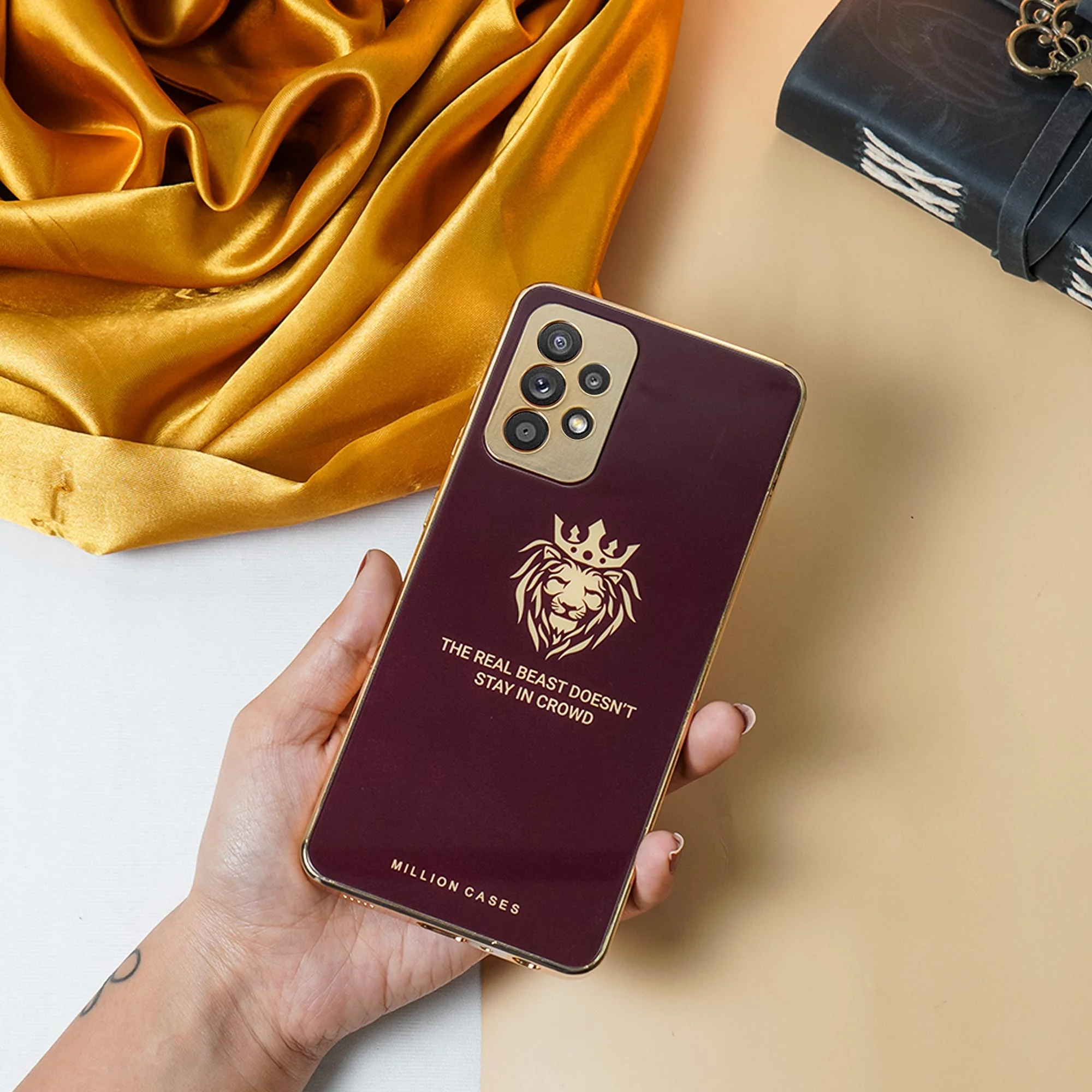 Lion Pattern Electroplating Glass Case - Samsung - Image 8