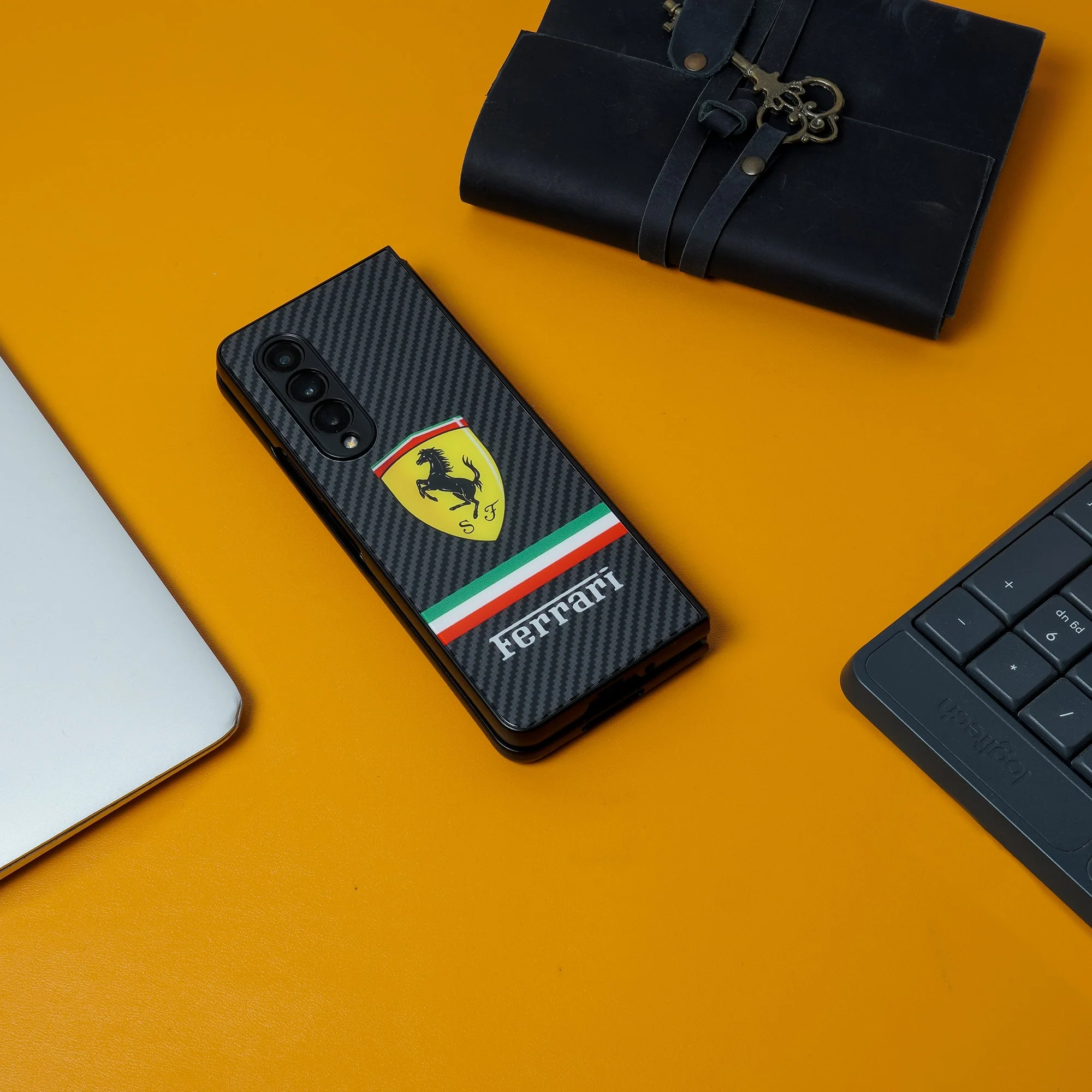 Galaxy Z Fold3 Luxurious Carbon Fiber Glass Case - Image 3
