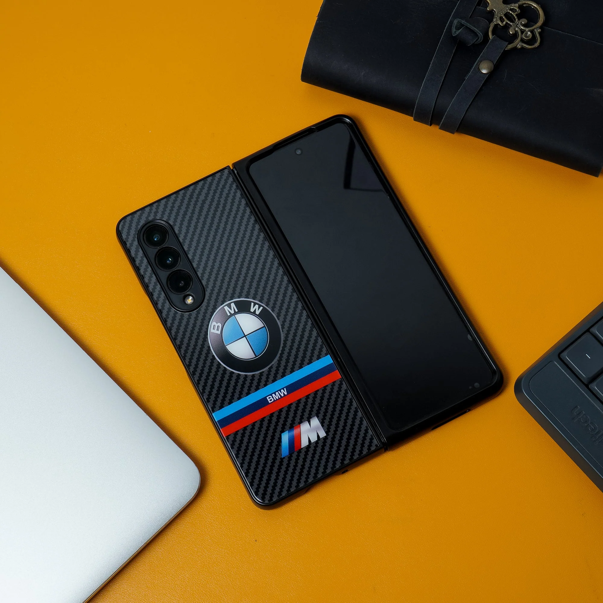 Galaxy Z Fold3 Luxurious Carbon Fiber Glass Case - Image 2