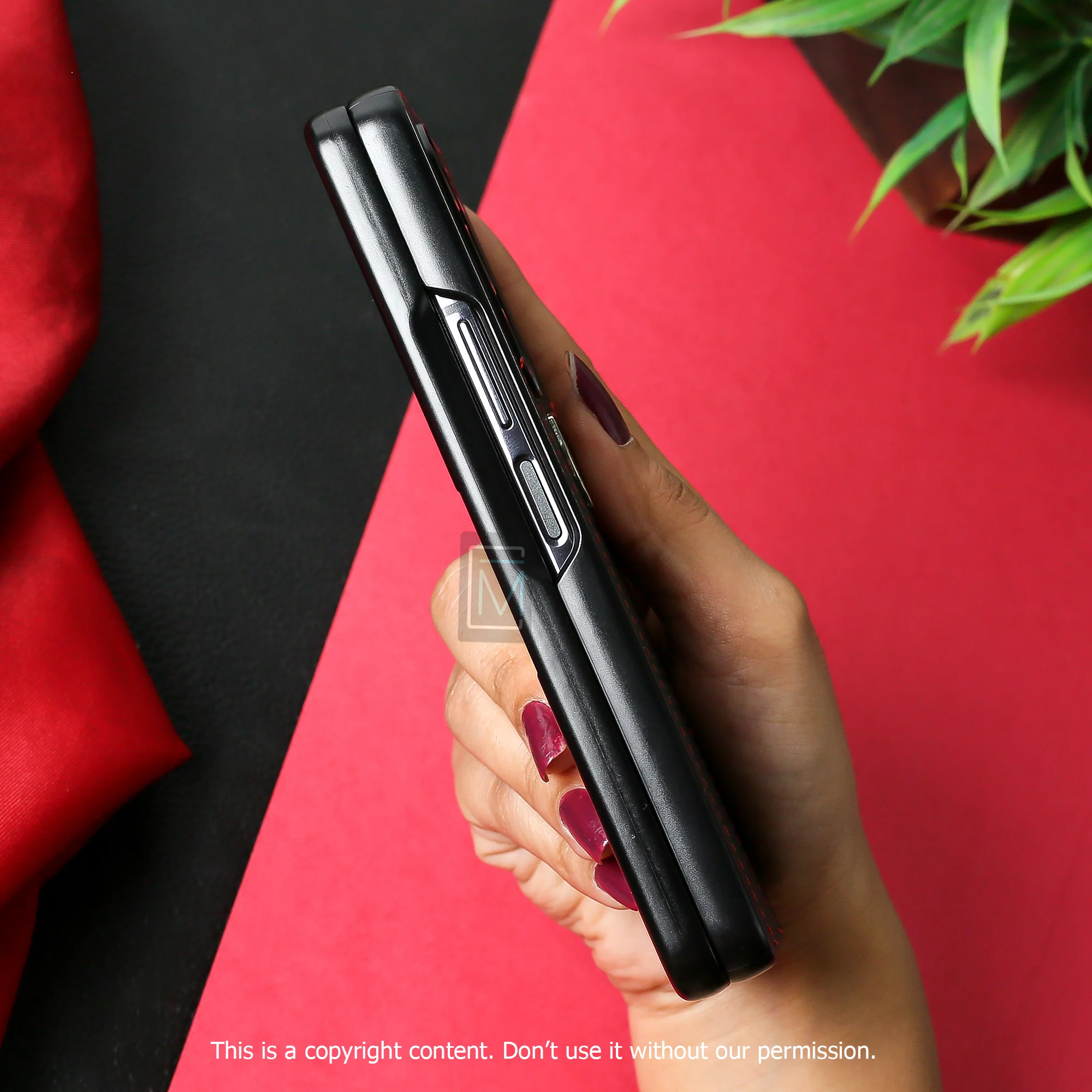Galaxy Z Fold5 Limited Edition Ferrari Case - Image 5
