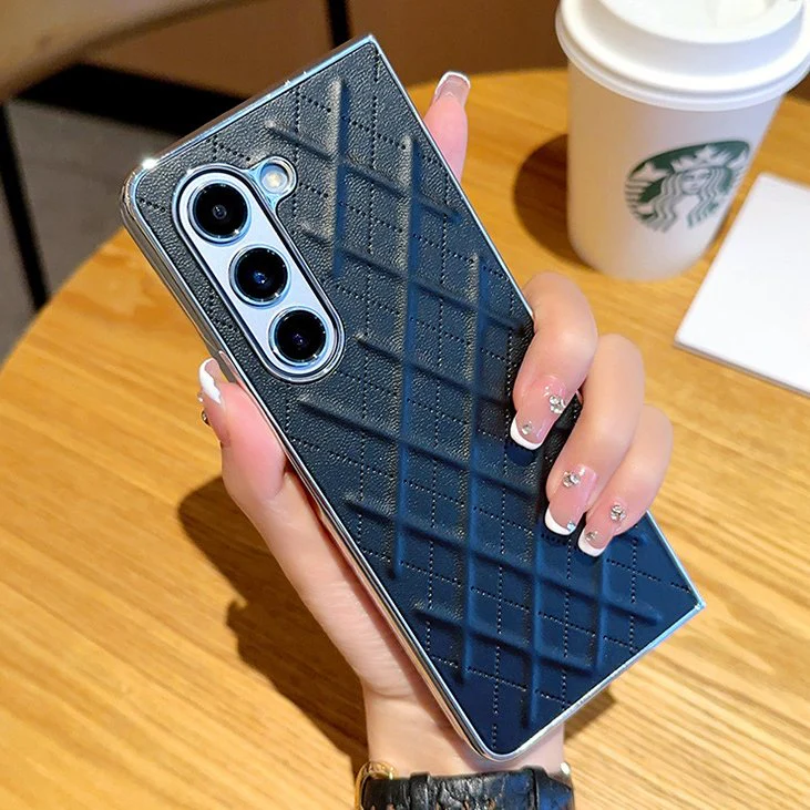 Galaxy Z Fold6 Premium Diamond Pattern Leather Case - Image 3