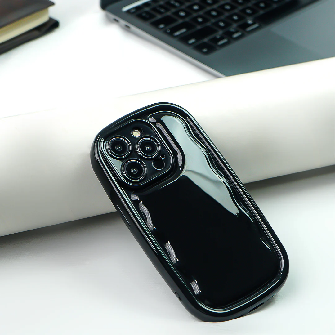 Glossy Varnish Wavy Pattern Case - iPhone - Image 7