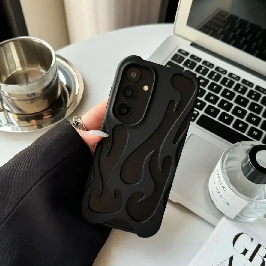 Hollow Flame Design Heat Dissipation Case - Samsung - Image 3