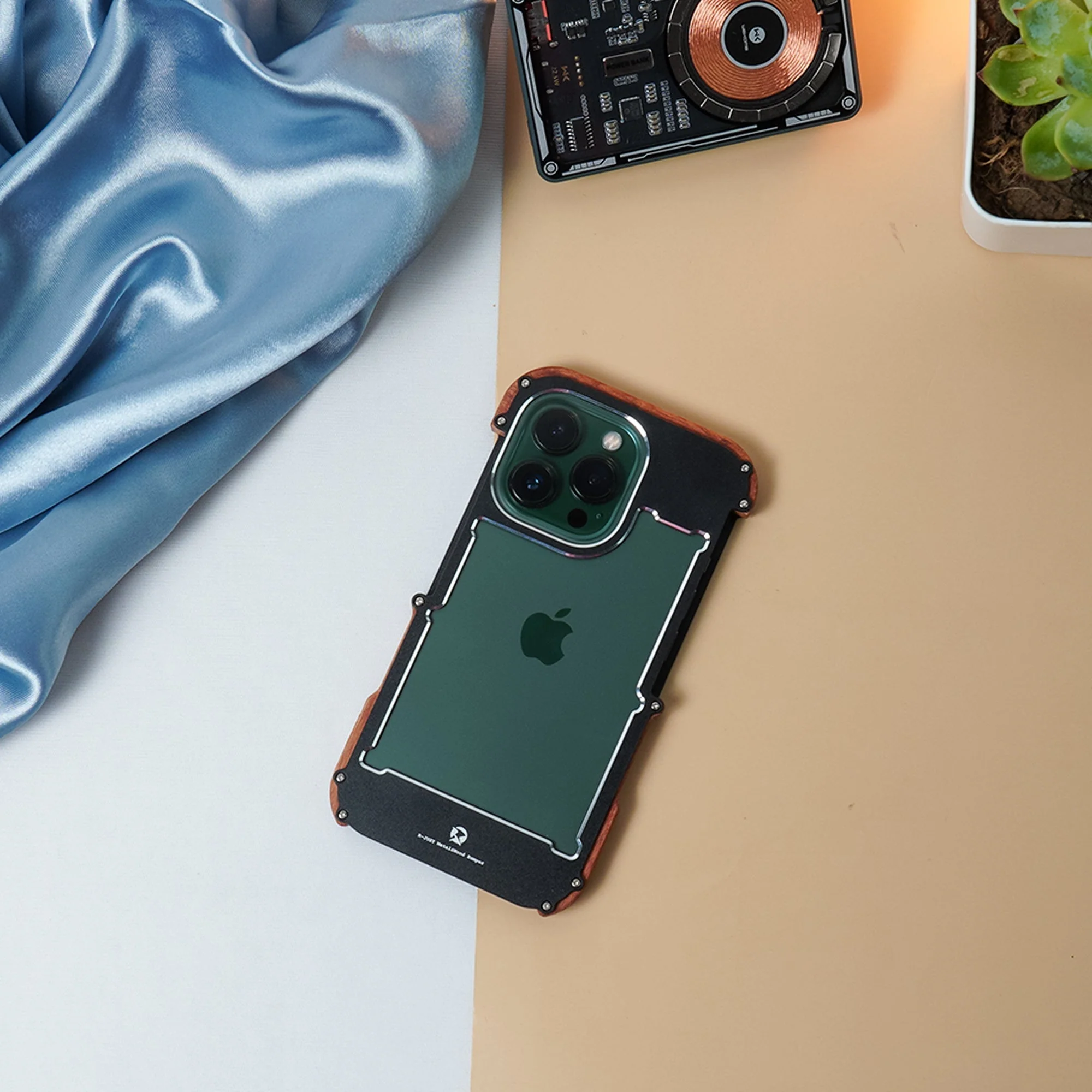 iPhone 15 Series R-Just Aluminium Natural Wood Anti Shock Bumper Case - Image 3