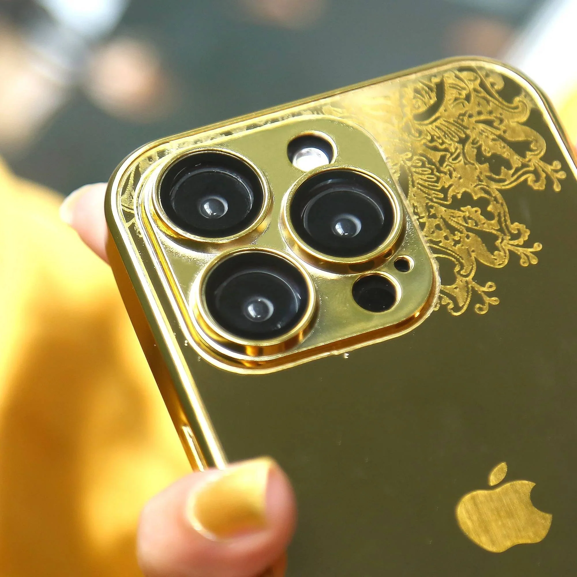 iPhone 16 Series Refined Gold Luxurious Logo Case - Image 4