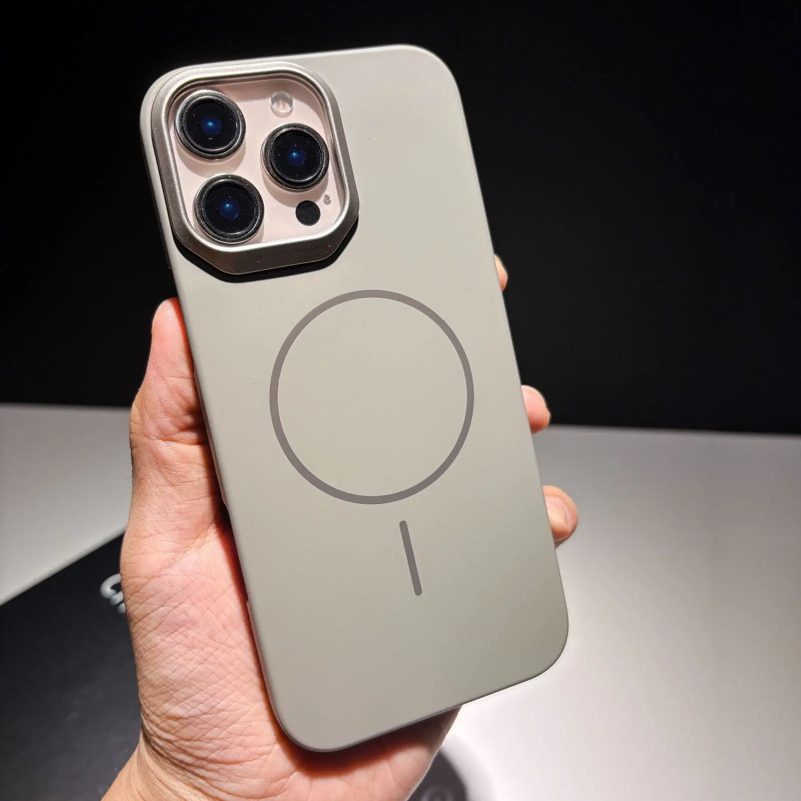 iPhone Series Shadow Grip Mag Vault Case - Image 3