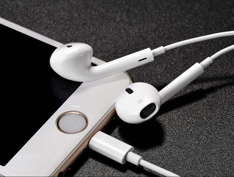 iPhone White Lightning Digital Earphones - Image 5