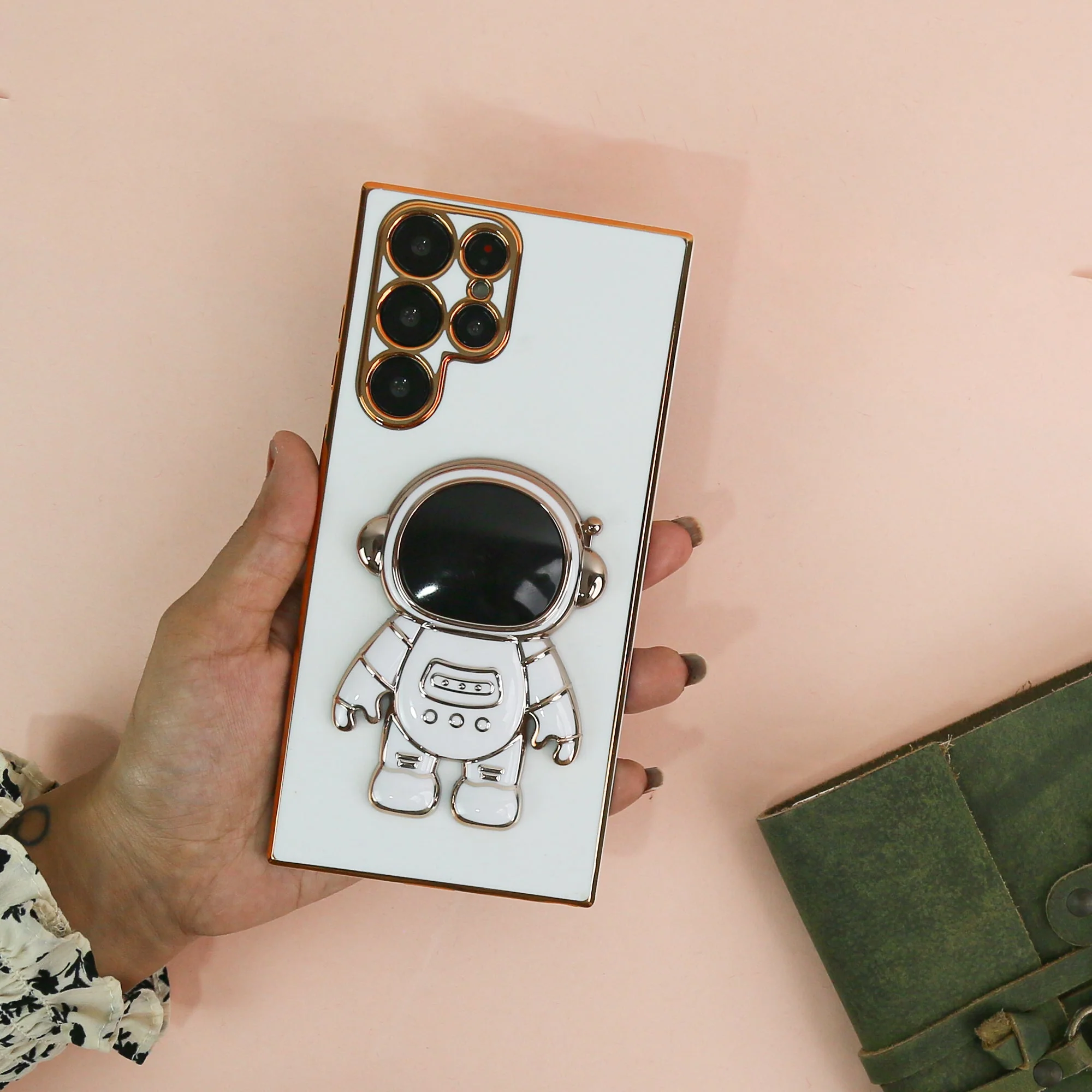 Luxurious Astronaut Bracket Phone Case - Samsung - Image 5