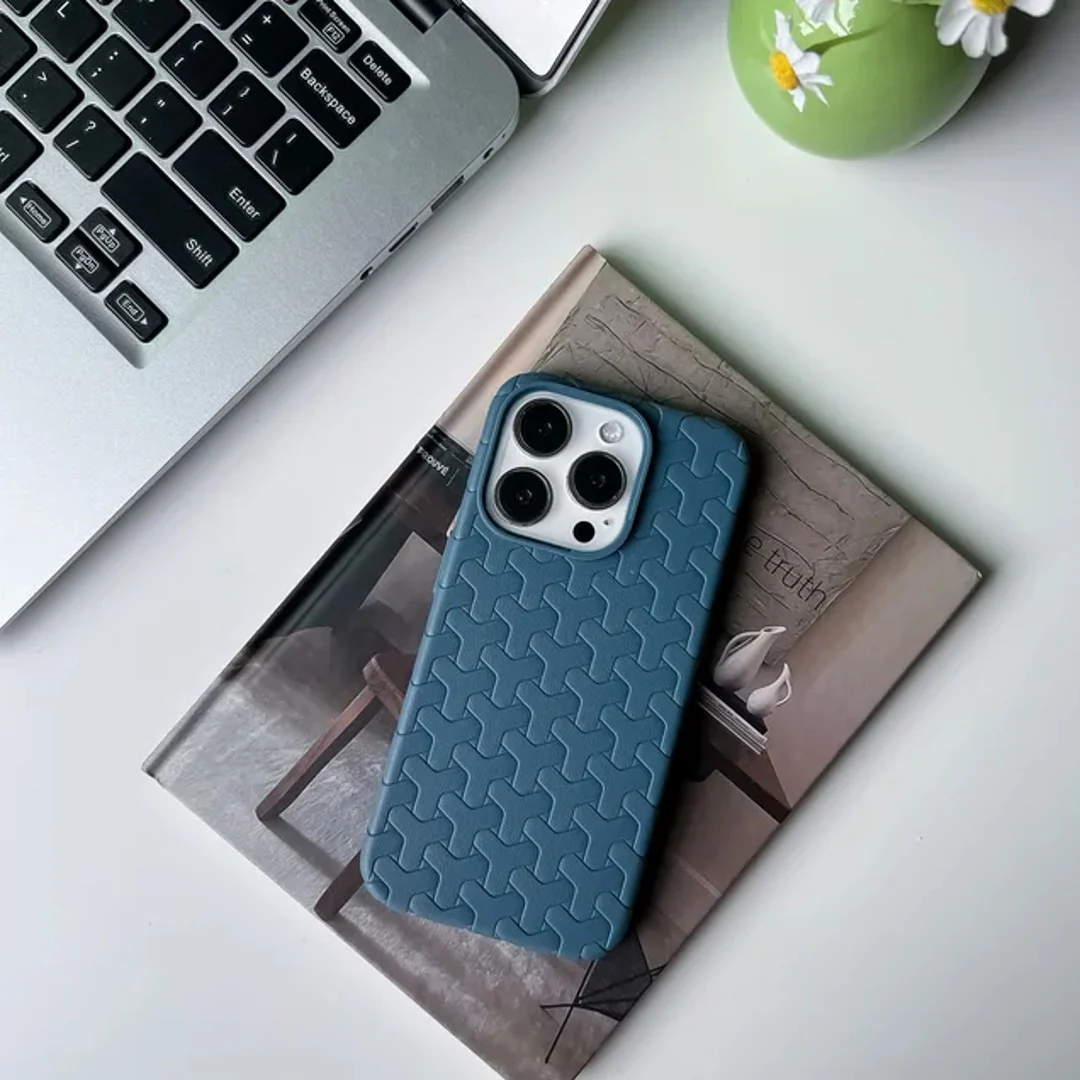 Dissipate Heat Woven Pattern Case - iPhone - Image 6