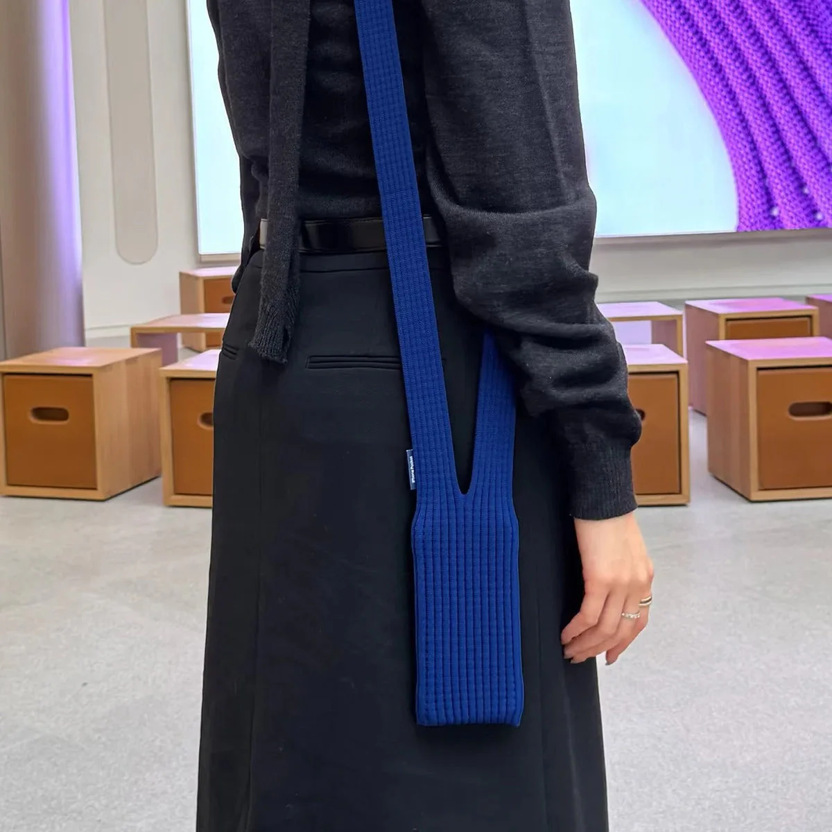Modern Knitted Shoulder Phone Bag - Image 3