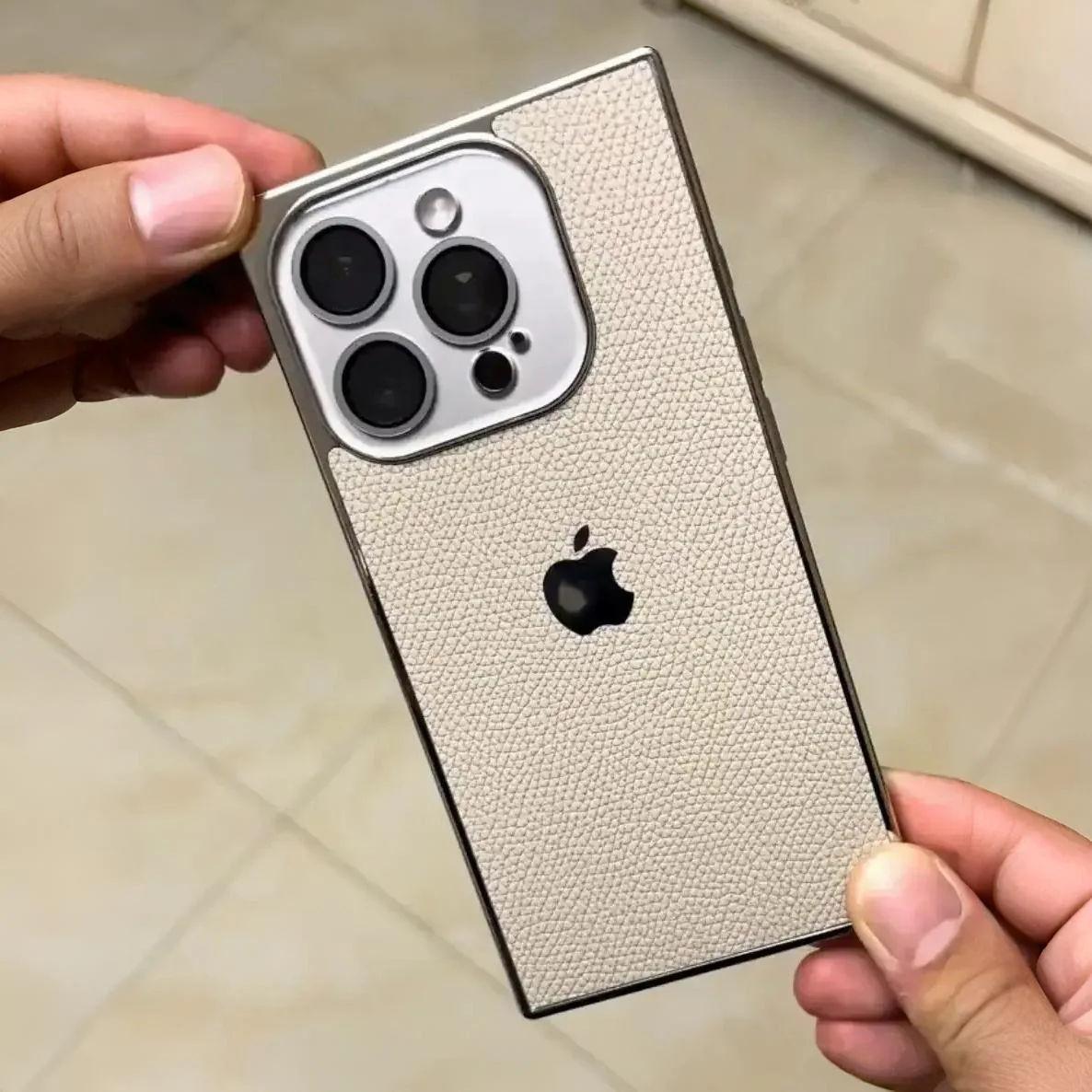 Novaro Premium Leather Metallic Case - Image 6