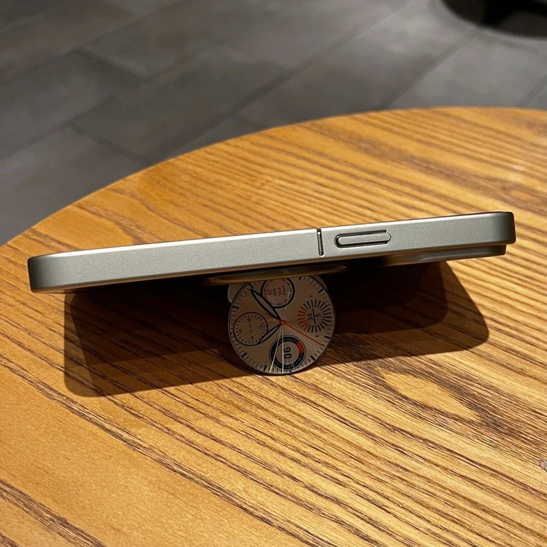 3D Frosted Built In Compass Case - iPhone - Image 23