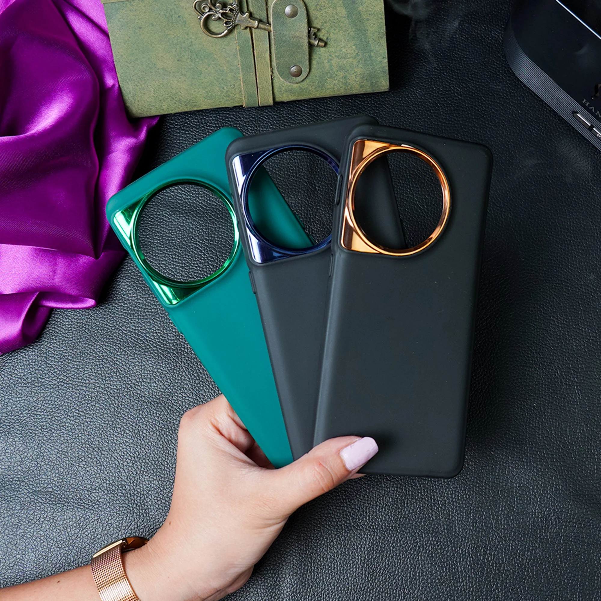 OnePlus 11 Spangle Chrome Design Case - Image 2