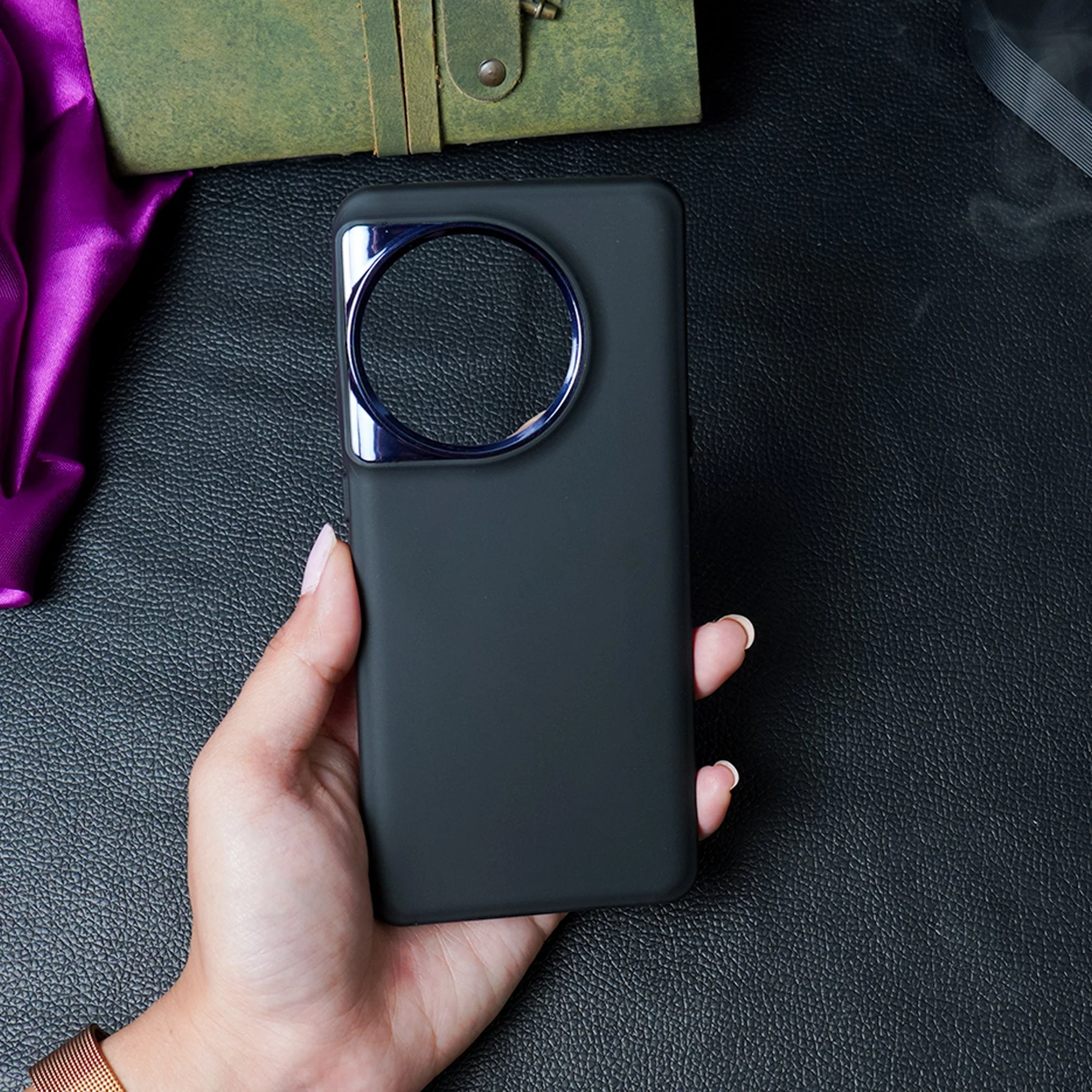 OnePlus 11 Spangle Chrome Design Case - Image 8