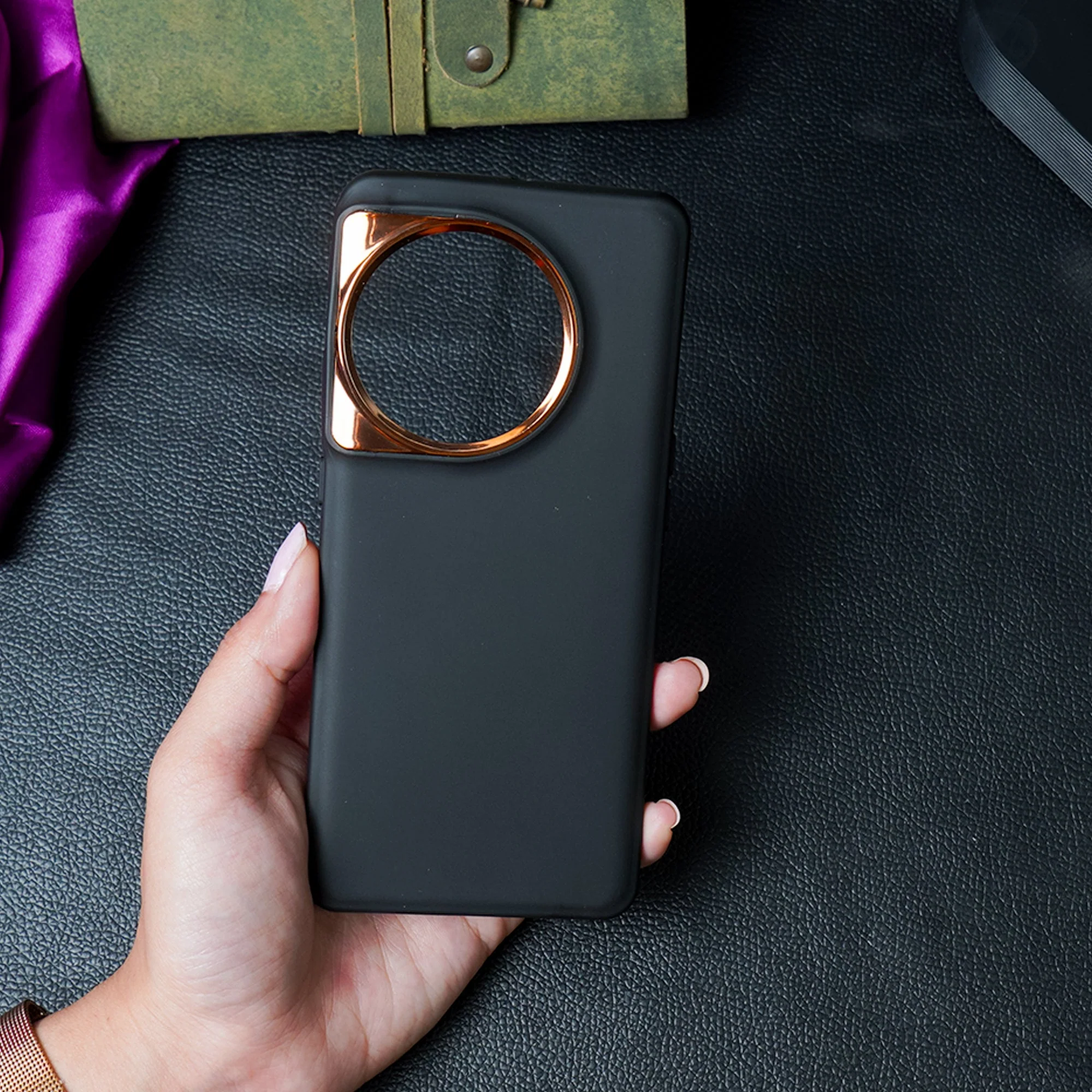 OnePlus 11 Spangle Chrome Design Case - Image 9