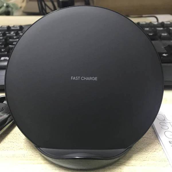 Samsung Fast Wireless Charger Stand - Image 6