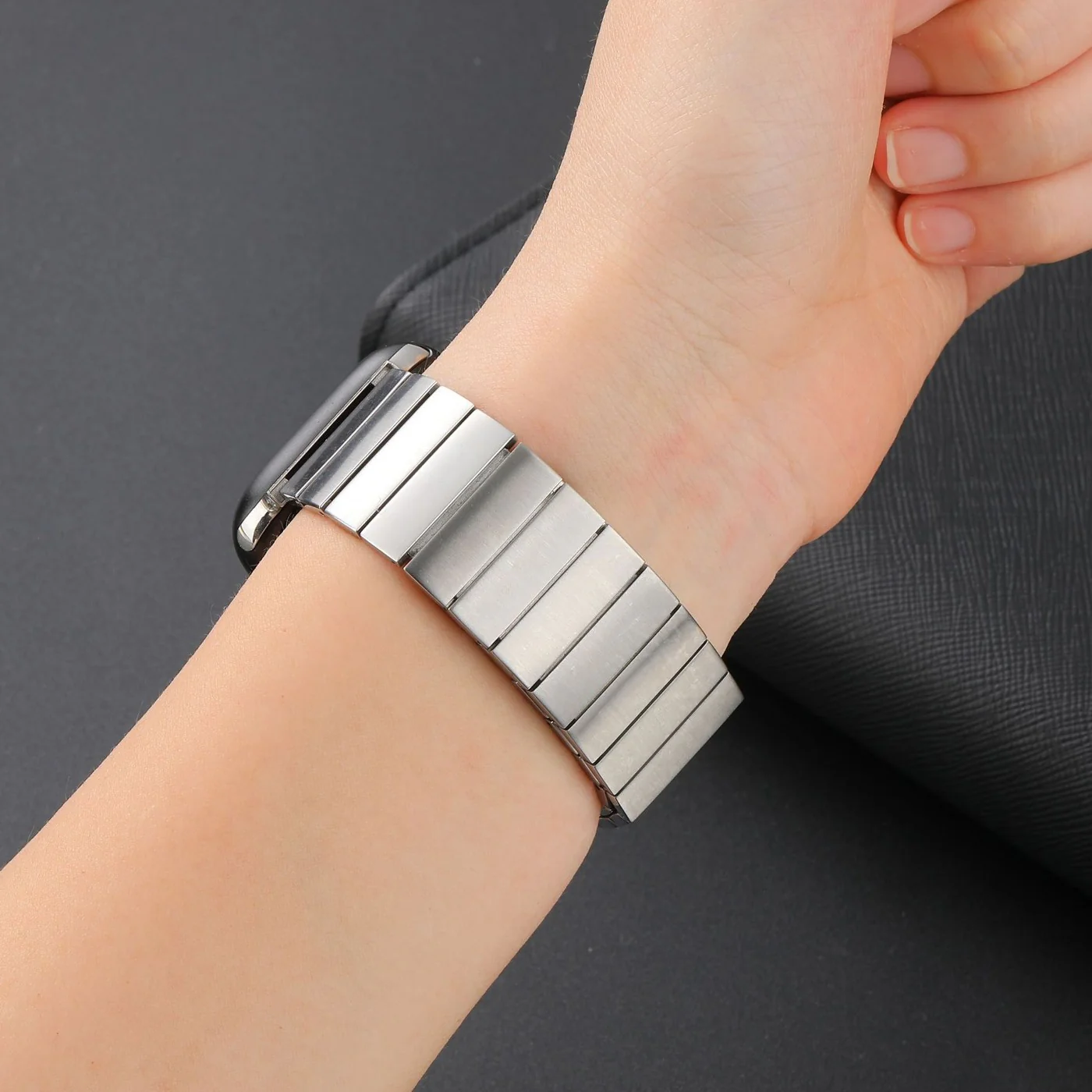 Premium Magnetic Chain Strap for Apple Watch - Image 5