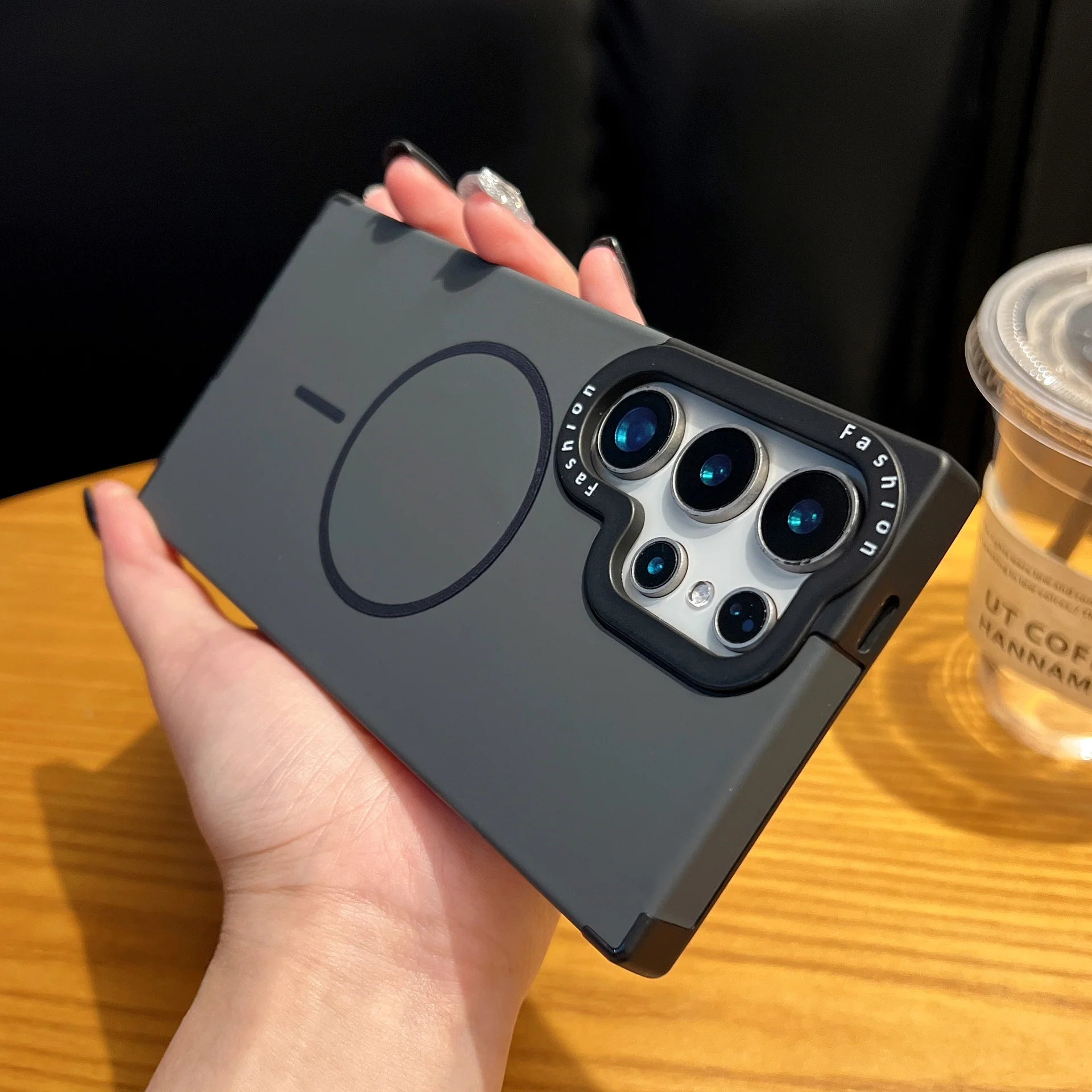 Quantum Ultra Grip Magnetic Case - Image 7