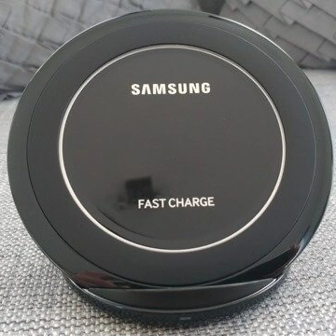 Samsung Wireless Fast Charger Stand - Image 5