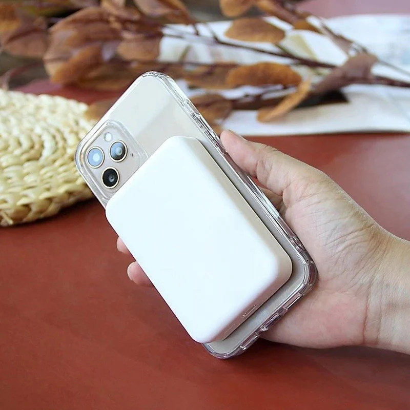Ultra Slim 15W 5000 mAh Magnetic Suction Wireless Power Bank - Image 3