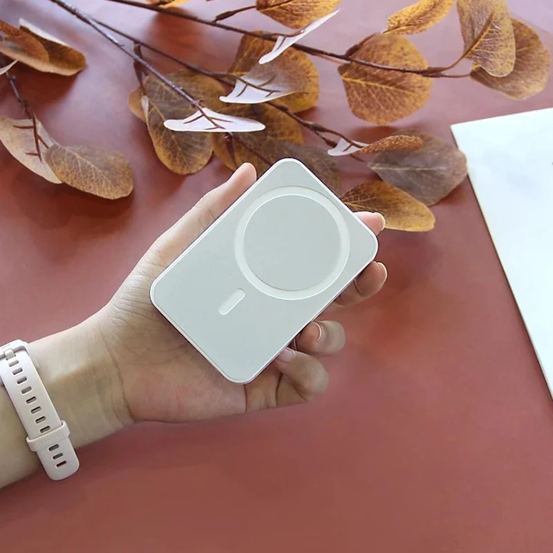 Ultra Slim 15W 5000 mAh Magnetic Suction Wireless Power Bank - Image 4