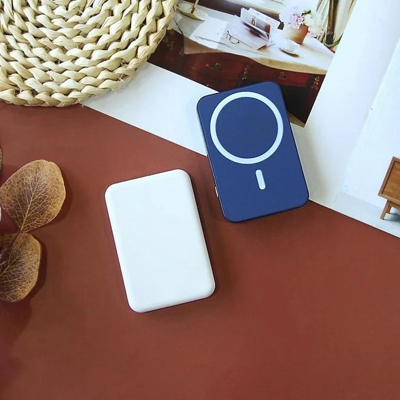 Ultra Slim 15W 5000 mAh Magnetic Suction Wireless Power Bank - Image 5