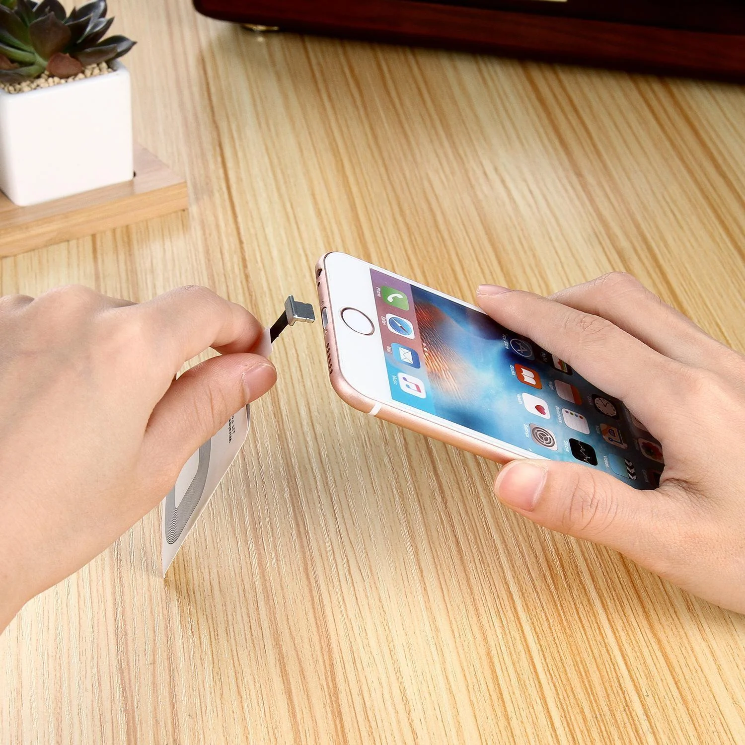 Universal ® Qi Wireless Charger Receiver - Image 7